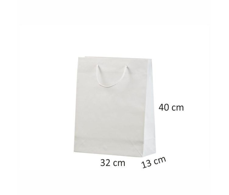 Hvide håndlavede poser i kraftpapir med logo177